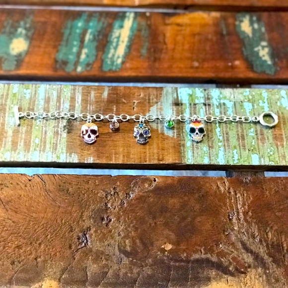 Bundle 3/$15 or 1/$10 charm bracelets - Picture 2 of 2